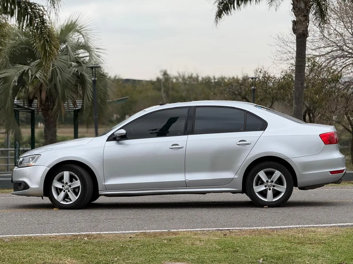 Volkswagen VENTO 4P 2,5 FSI Luxury Tipt 170hp — foto 11