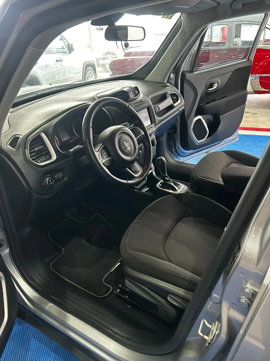 Jeep RENEGADE 5P 1,8 6AT  Anniversary 4X2 2021 — foto 5