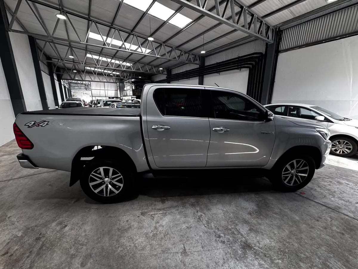 Toyota HILUX PICK - UP 2.8 Diesel Dc 4X4 Srx 6AT  — foto 4