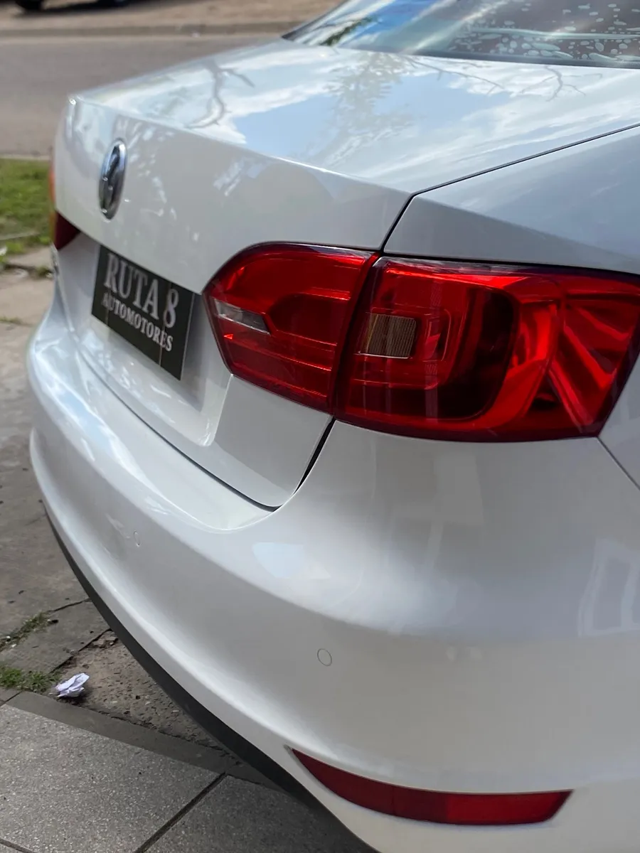 Volkswagen VENTO 4P 2,5 FSI Luxury Tipt 2011 — foto 9