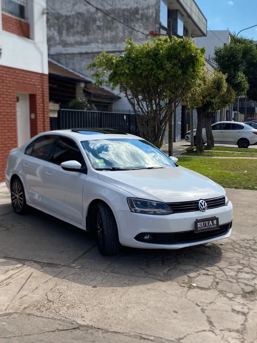 Volkswagen VENTO 4P 2,5 FSI Luxury Tipt 2011 — foto 11