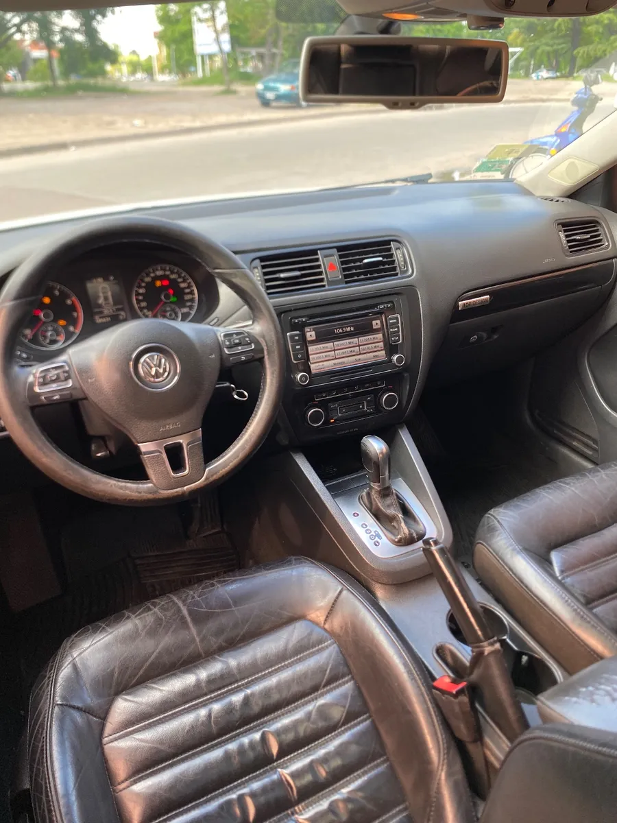 Volkswagen VENTO 4P 2,5 FSI Luxury Tipt 2011 — foto 20