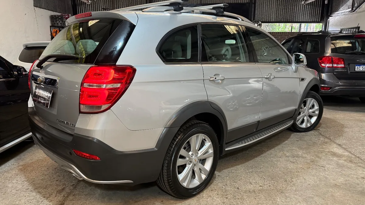 Chevrolet Captiva LTZ 2.2 D A/T — foto 3