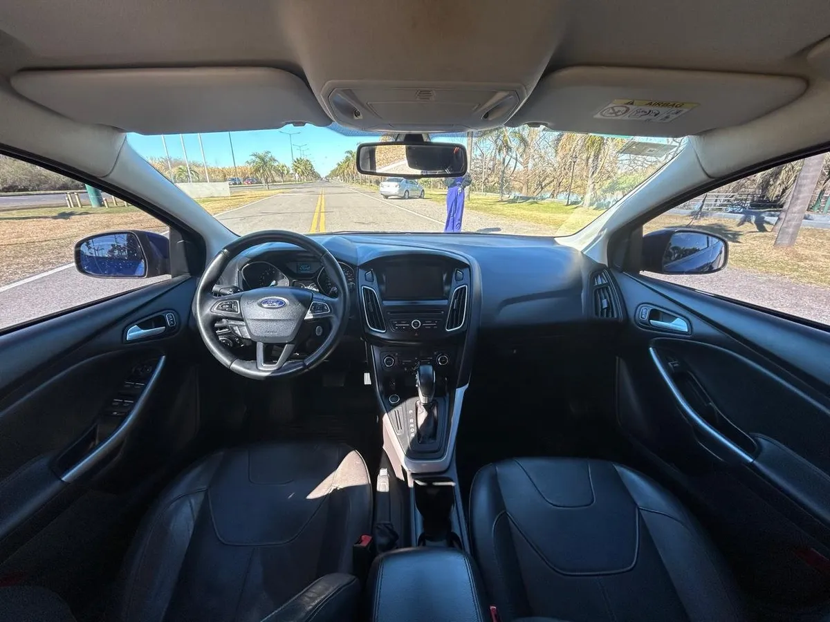 Ford FOCUS KINETIC DESIGN ATTRACTION 5P 2,0 Se AT  — foto 4
