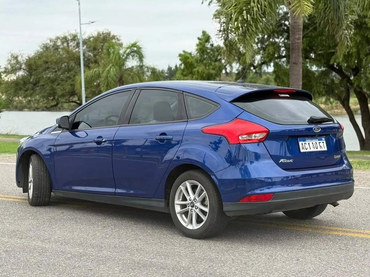 Ford FOCUS KINETIC DESIGN ATTRACTION 5P 2,0 Se AT  — foto 5