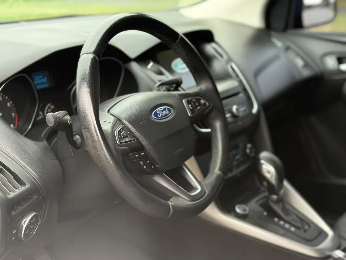 Ford FOCUS KINETIC DESIGN ATTRACTION 5P 2,0 Se AT  — foto 6