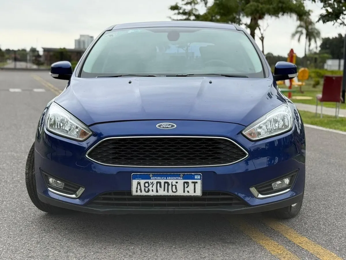 Ford FOCUS KINETIC DESIGN ATTRACTION 5P 2,0 Se AT  — foto 8