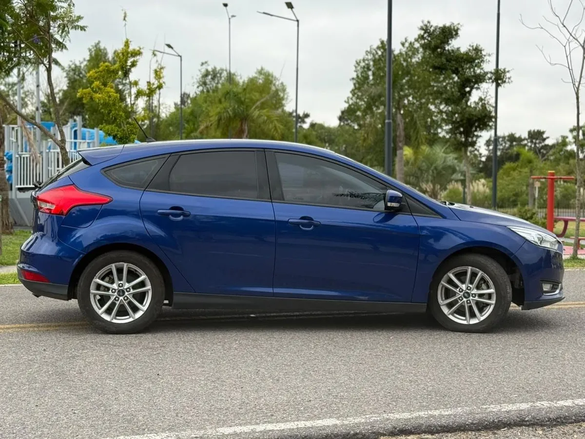 Ford FOCUS KINETIC DESIGN ATTRACTION 5P 2,0 Se AT  — foto 10