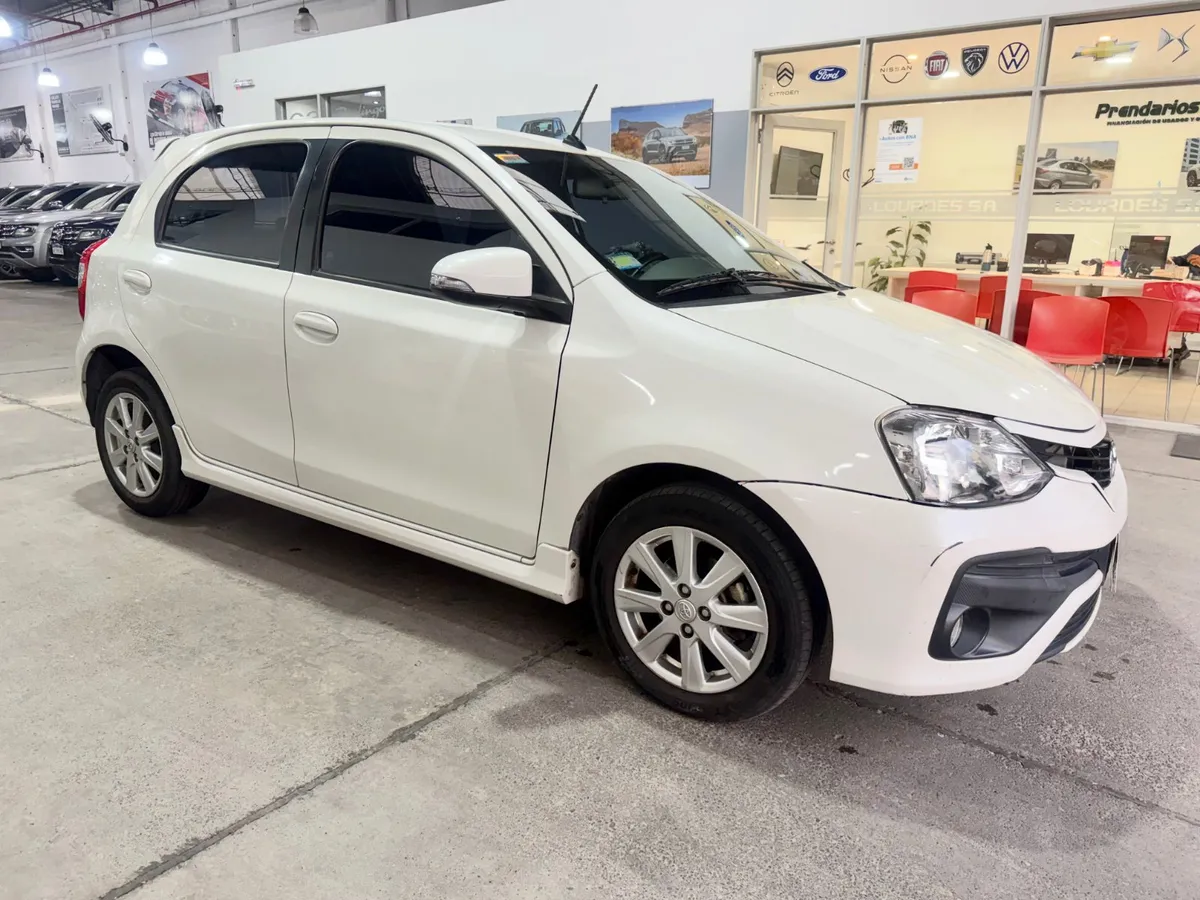 Toyota ETIOS 5P 1,5 Xls — foto 3