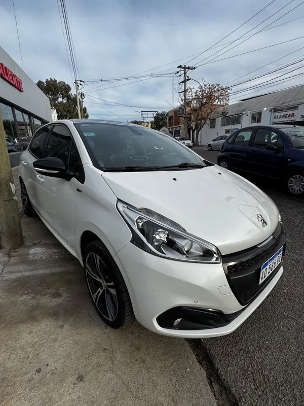 Peugeot 208 GT Line