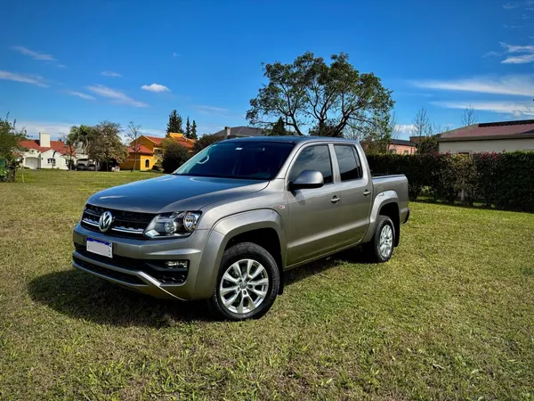 Volkswagen Amarok Pick - UP D/C 2,0 Diesel 180cv 4X2 Comfortline AT 2017