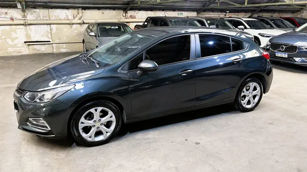Chevrolet Cruze LT 5p MT