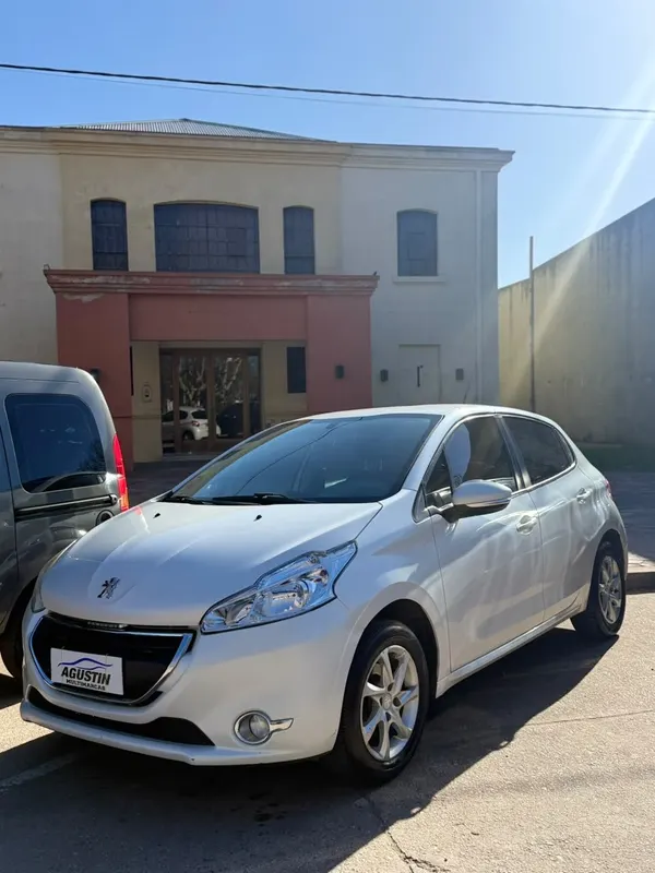 Peugeot 208 Allure