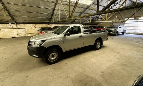 Toyota Hilux 4X4 CS DX 2.4 TDI 6 MT