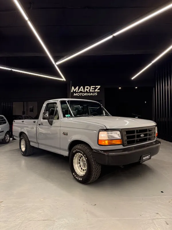 Ford F-100 XLT