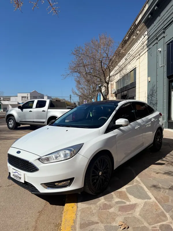 Ford Focus 5P 2,0 Ghia AT