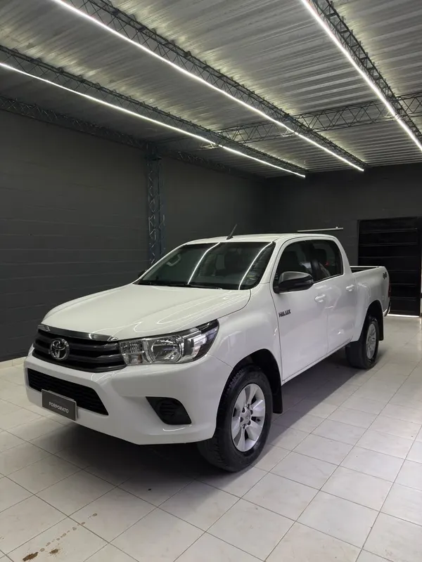 Toyota Hilux Pick - UP D/C 2,8 Diesel 4X4 Sr 6MT 2019