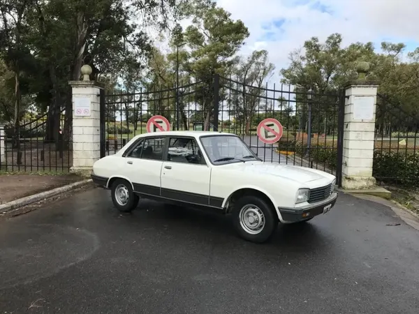 Peugeot 504