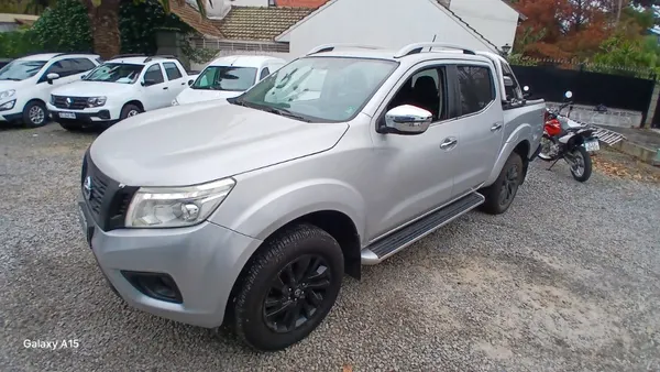 Nissan Frontier  LE 