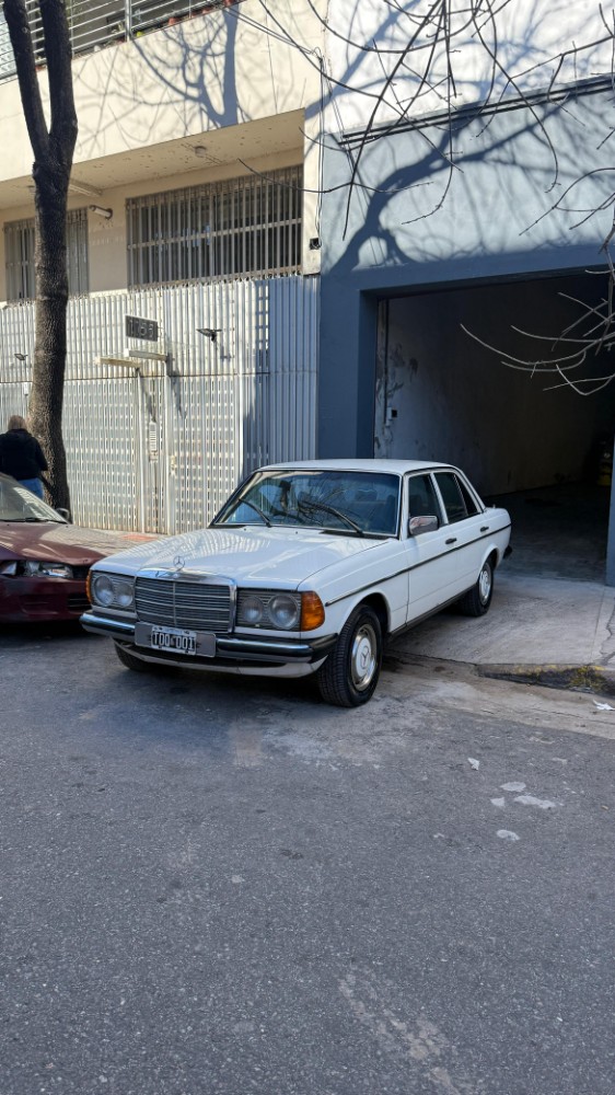 Mercedes-Benz 300D Automatic — foto 8