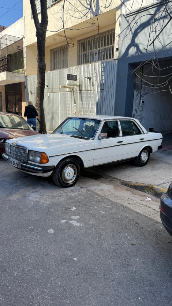 Mercedes-Benz 300D Automatic — foto 9