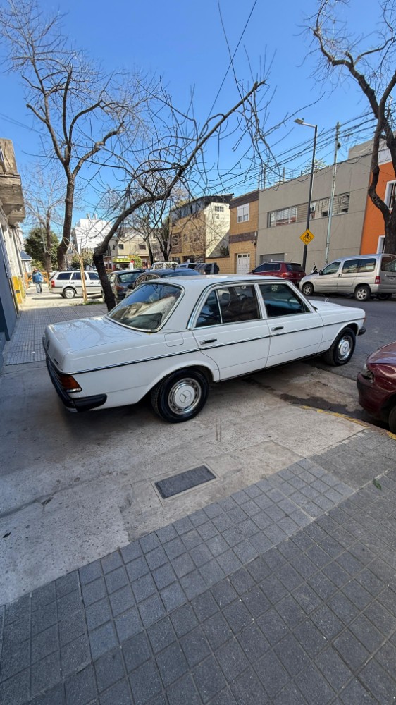 Mercedes-Benz 300D Automatic — foto 14