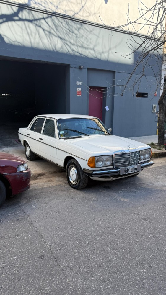 Mercedes-Benz 300D Automatic — foto 15