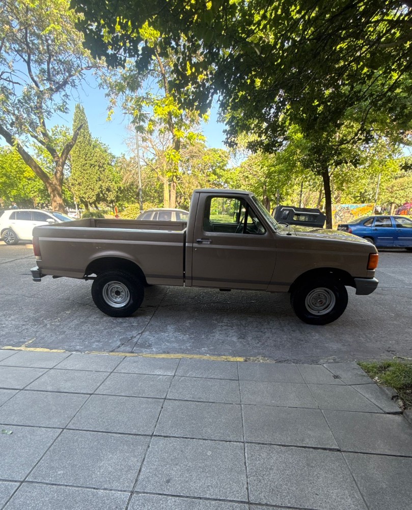 Ford F-150 — foto 9