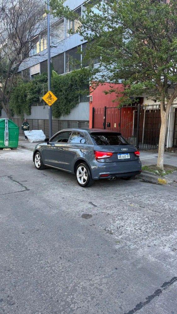 Audi Audi a1 1.4t fsi — foto 2