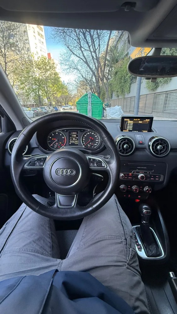 Audi Audi a1 1.4t fsi — foto 12