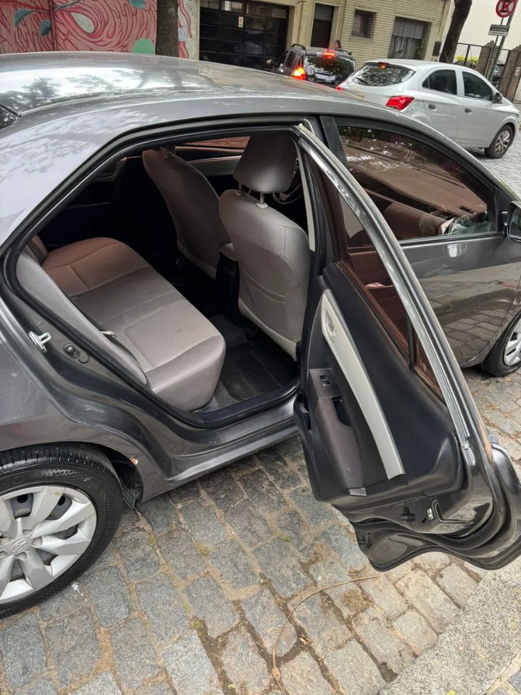 Toyota Corolla 1.8 Xli Mt 140cv — foto 14
