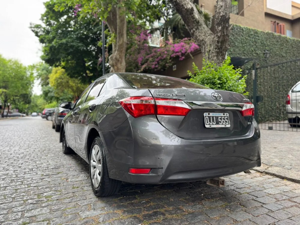 Toyota Corolla 1.8 Xli Mt 140cv — foto 17
