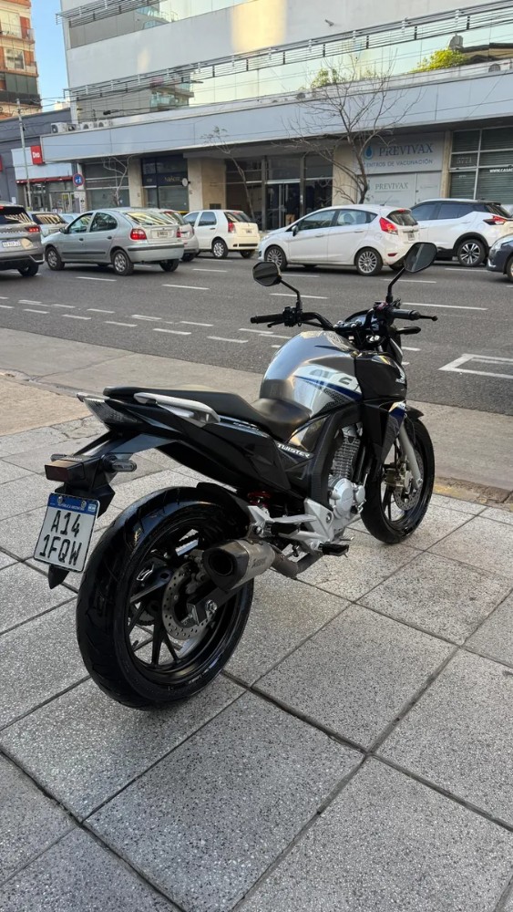 Honda Cb 250 Twister — foto 8
