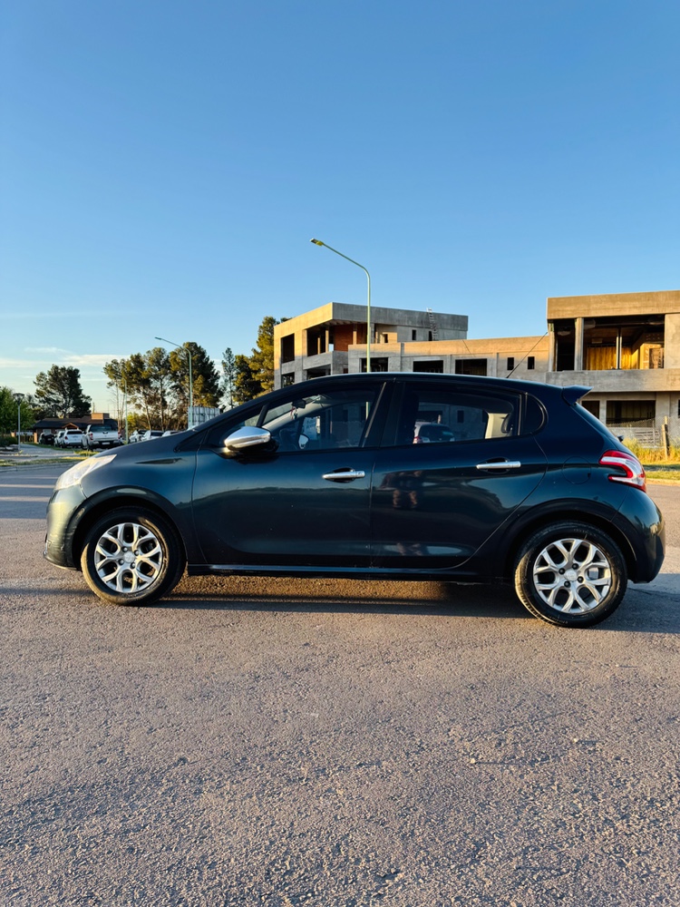 Peugeot 208 Allure 1.6 16v VTi — foto 11
