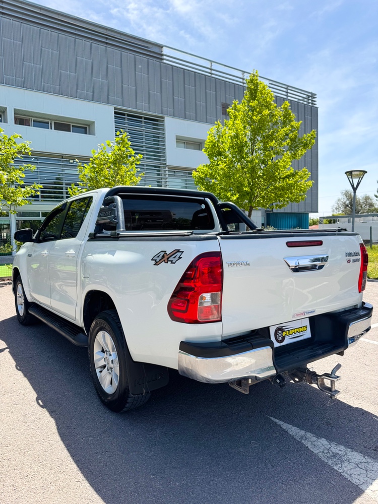 Toyota HILUX SRV 2.8 — foto 5