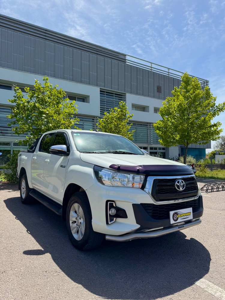 Toyota HILUX SRV 2.8 — foto 7