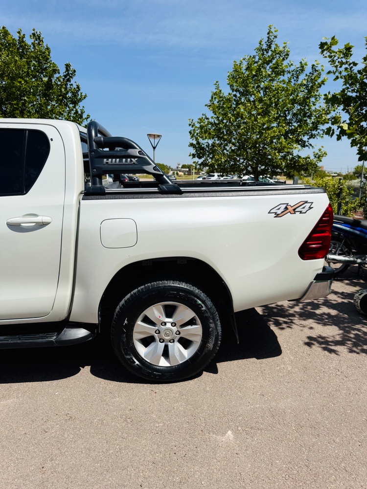 Toyota HILUX SRV 2.8 — foto 9