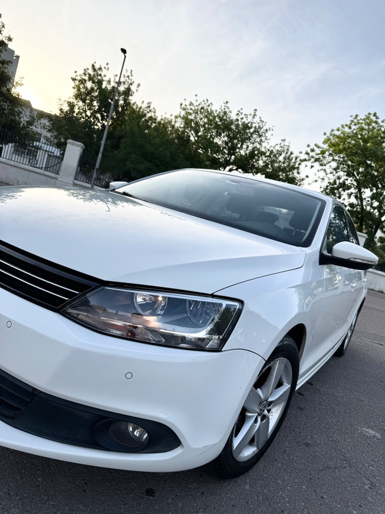 Volkswagen Vento 2.5 Versión Cuero — foto 3