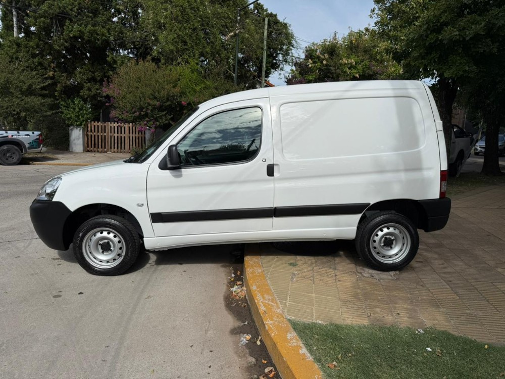 Peugeot Partner Furgón — foto 2