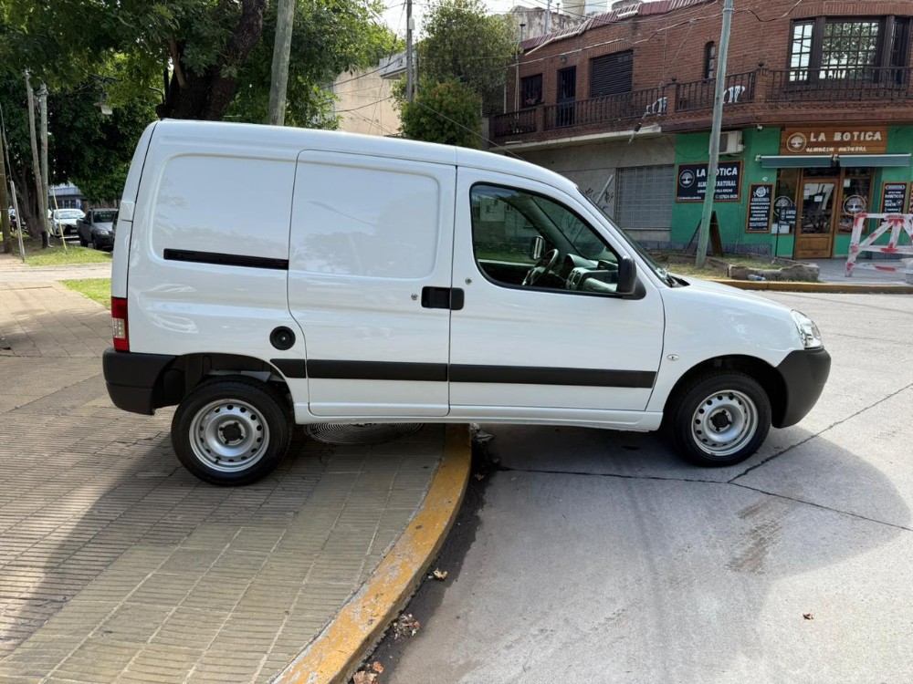 Peugeot Partner Furgón — foto 7