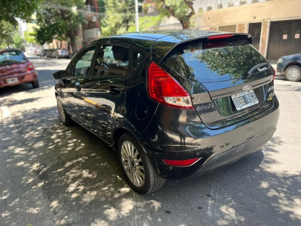 Ford Fiesta SE — foto 8