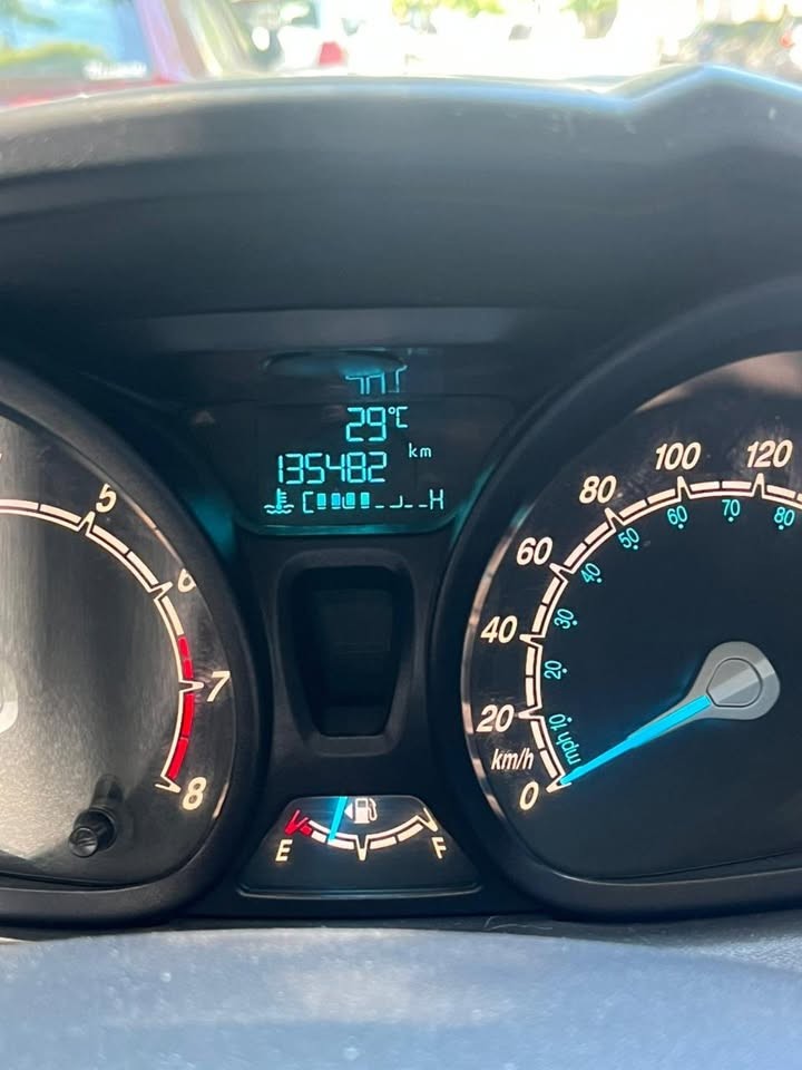 Ford Fiesta SE — foto 10