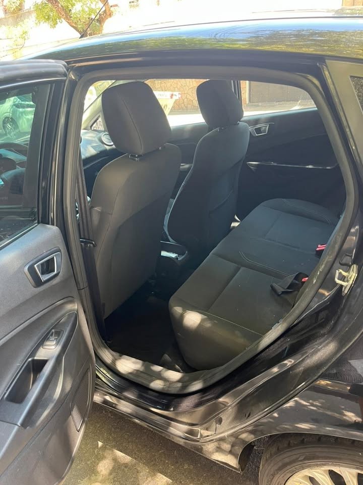 Ford Fiesta SE — foto 12