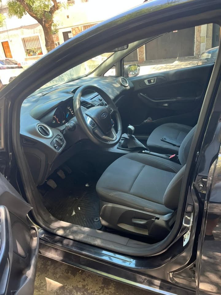 Ford Fiesta SE — foto 13