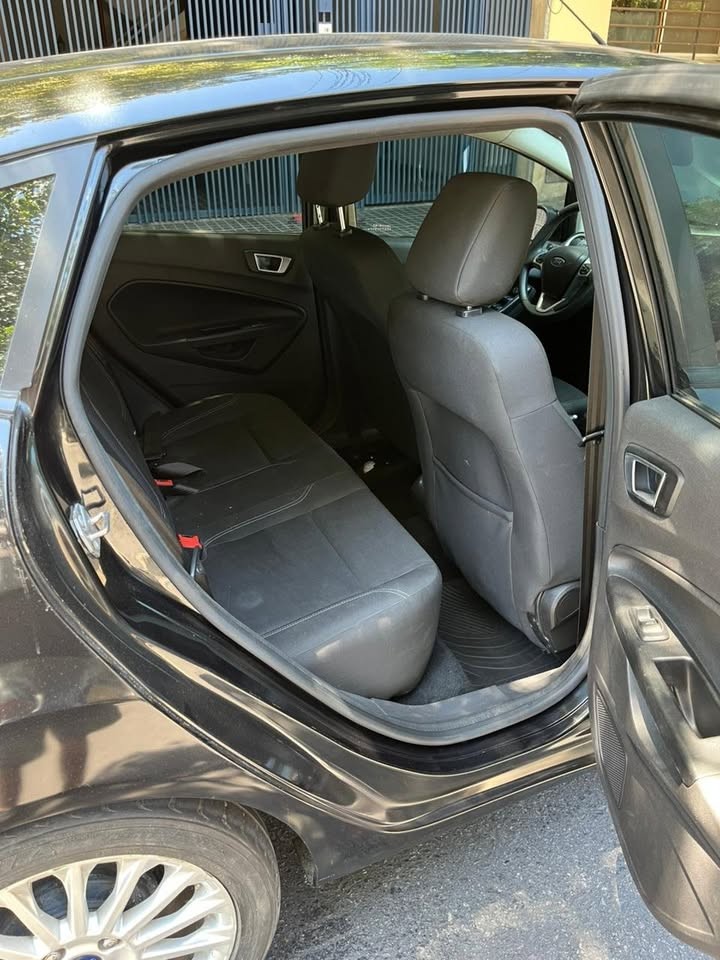 Ford Fiesta SE — foto 14