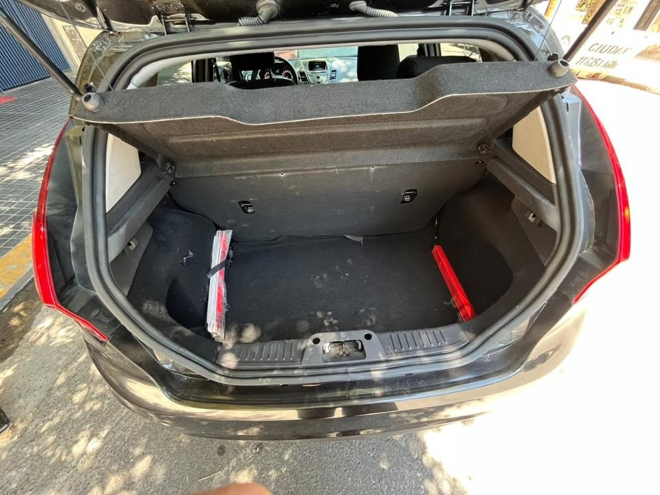 Ford Fiesta SE — foto 15