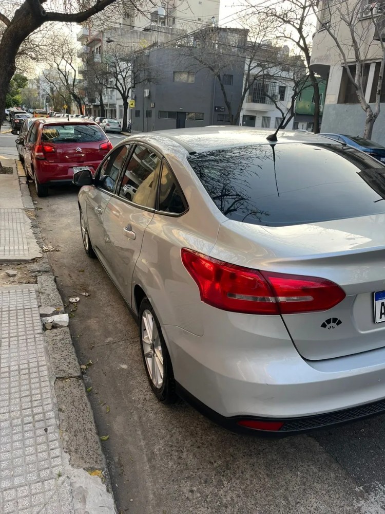 Ford Focus SE — foto 2