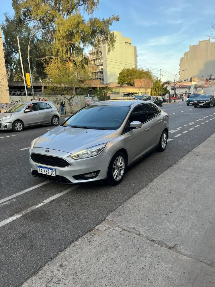 Ford Focus SE — foto 3