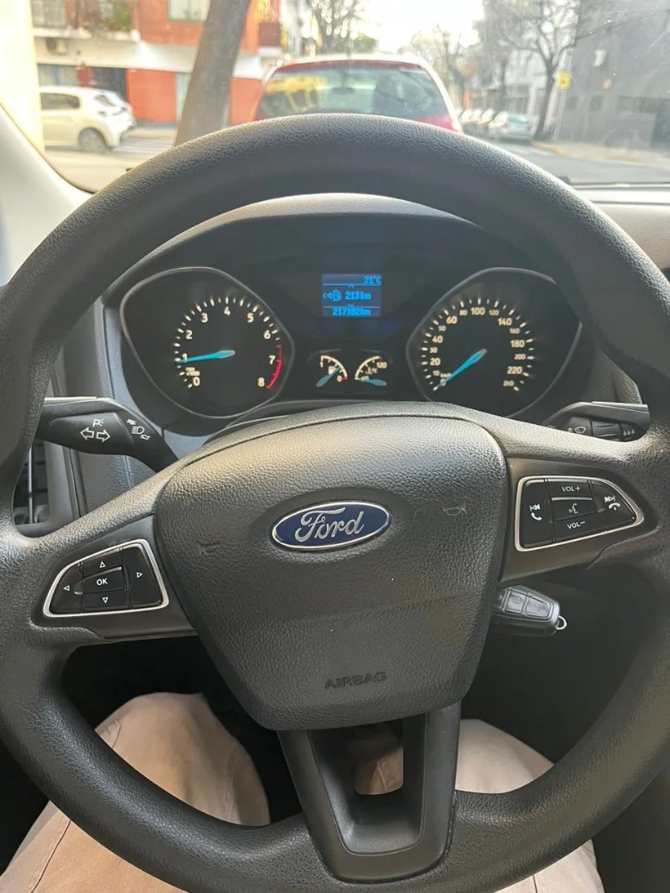 Ford Focus SE — foto 6