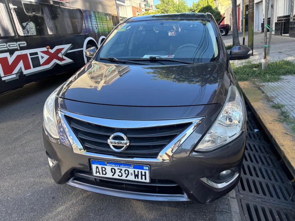 Nissan Versa Exclusive  — foto 2